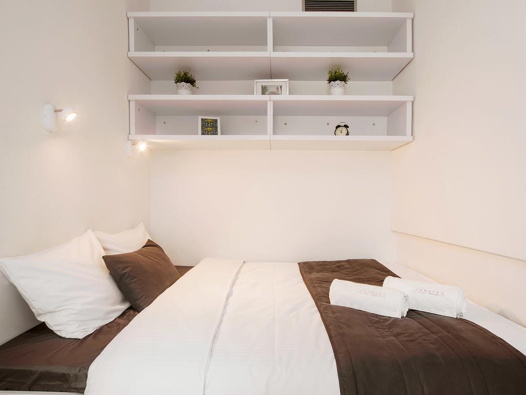 Wawel Luxury Apartments By Amstra Krakau Buitenkant foto